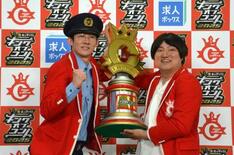 「おまえ、どう思う？」お笑い芸人は記者にすごんだ