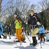 奥日光でスノーシューツアー　積雪した森の中を散策、真冬の自然堪能