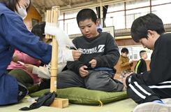 ４メートルの糸丁寧に紡ぐ