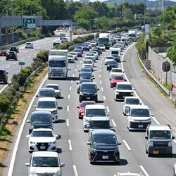 東北自動車道下り線、事故で14km渋滞　北関東道でも渋滞　GW後半初日の栃木県内