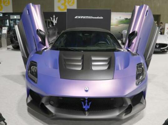 　ジャパンモビリティショーナゴヤでマセラティが展示するレーシングカー＝２１日午後、名古屋市