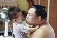 ２１歳の夏、母に電話「ほんまに横綱になったんや」