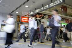 駅の雑踏に浮かんだ「似た男」、３時間の追跡で逮捕に至ったが…