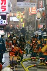 大阪駅近くの繁華街で火災