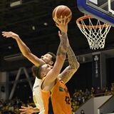 【速報】ブレックスが群馬に61－77　連勝ストップ、第３Ｑに30失点