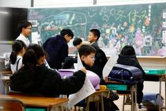 能登の小中学校で終業式