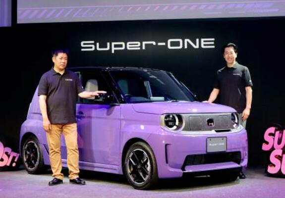 　ホンダの小型電気自動車「Ｓｕｐｅｒ―ＯＮＥ（スーパーワン）」＝２１日午後、東京都港区