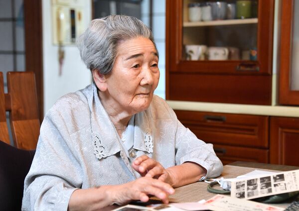 戦時中の記憶を語る鈴木さん