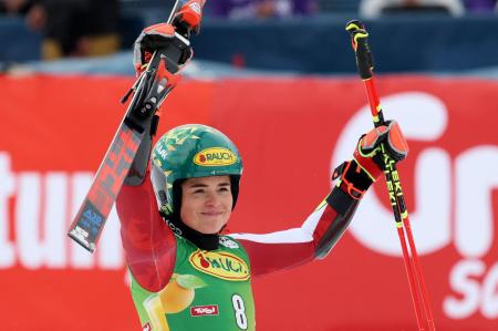 アルペンスキーW杯女子大回転第1戦を制したユリア・シャイプ=25日、セルデン(ロイター=共同)