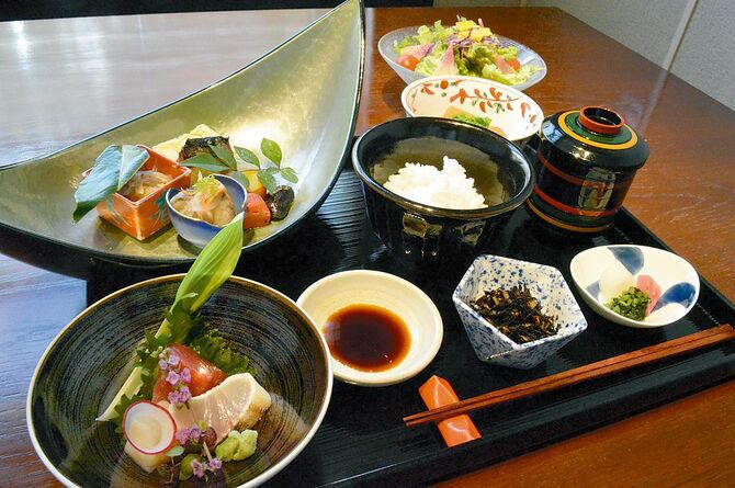 素材のおいしさを引き出す上品な味わいの「花膳」