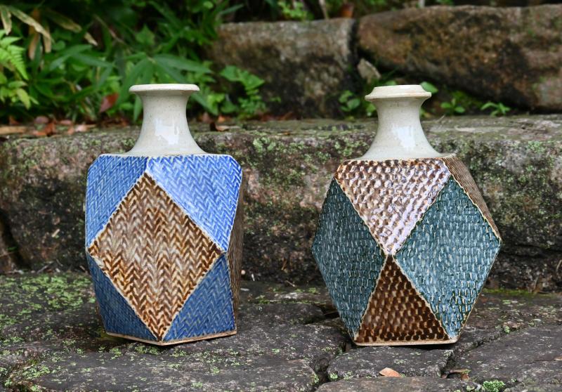 日常の食器中心 130点 益子で島岡桂さん陶芸展 「縄文象嵌」技法