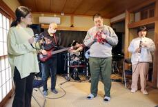 就労×演奏の異色コラボで「生きがいを」