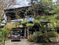 山梨住宅火災で男女２遺体