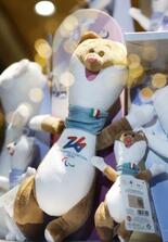 マスコット空輸間に合わず