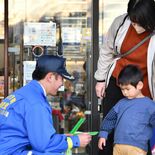 ピＫＡＴ光って事故防止を　大田原署が広報活動　反射材着用など呼びかけ