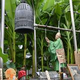 広島原爆の日、核廃絶願い平和の響き　さくら・東輪寺で「鐘をつく集い」