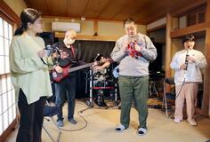 就労×演奏の異色コラボで「生きがいを」