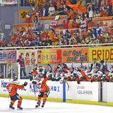 バックス、ホーム開幕戦３季連続の白星　氷上の熱戦にファン1520人声援