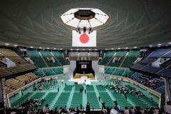 首相式辞に「反省」１３年ぶり