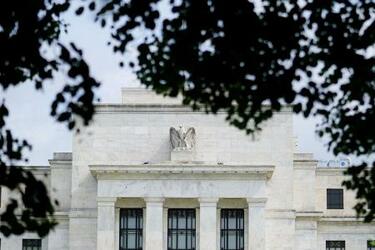 米、需要減で人員削減増