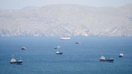 米、長期の港湾封鎖準備か