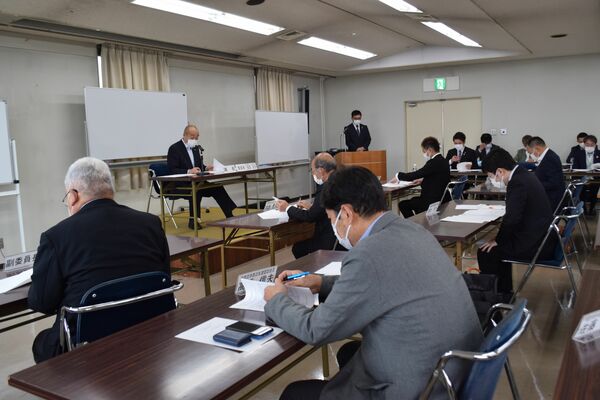 宮まつりの中止を決めた運営委員会＝20日午前、宇都宮市中央３丁目
