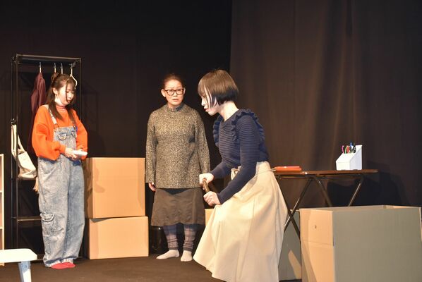 十割そばひかり演劇事業部旗揚げプレ公演「ふたり、静かに」の一場面