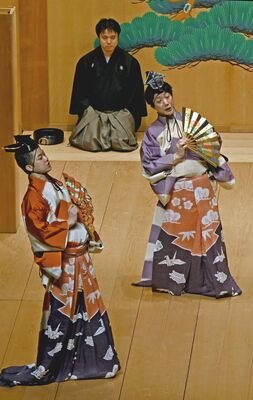 親子共演を果たす裕基さん（左）と萬斎さん（右）