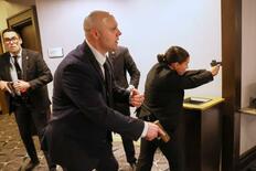 トランプ氏出席の夕食会で発砲か