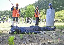矢板でクマ対応訓練 市街地出没を想定、緊急銃猟の手順を確認