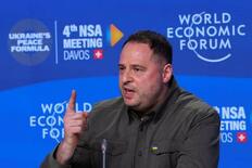 ウクライナ政権、厳しい局面に