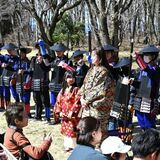 中学生武者勇ましく　宇都宮　飛山城跡で歴史まつり
