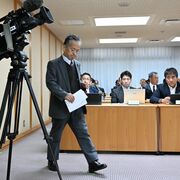 宇都宮・保坂市議に３度目の辞職勧告　「辞める意思ない」　LRT「駅東側は大赤字」な…