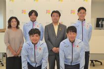 ホッケー男子五輪代表４選手が表敬訪問