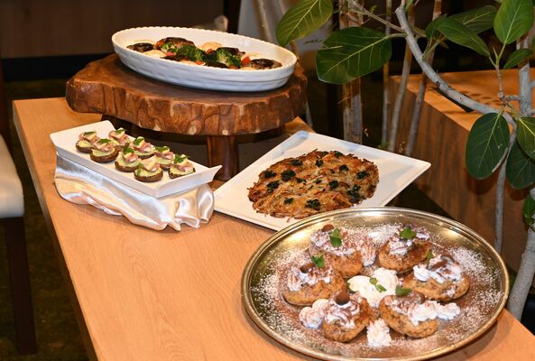 ホテルニューイタヤで提供されるキノコ料理＝13日午前、宇都宮市