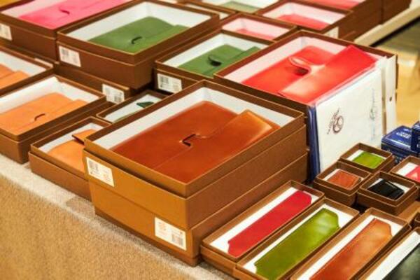 　システム手帳など豊富な商品が紹介される「趣味の文具祭」（イメージ、提供写真）