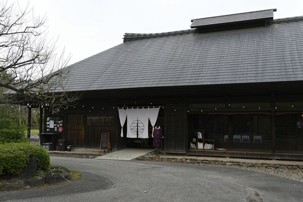 有力な農家であったことが分かる豪壮な旧山中家住宅の主屋