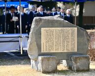 ８人死亡の那須雪崩事故　大田原高で追悼式、風化防止誓う　慰霊碑の碑文に…