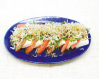 素材を活かしたヘルシーな一皿 トマトの和風カプレーゼ