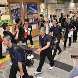 激闘ねぎらう大きな拍手　甲子園で初勝利の石橋ナインが帰郷