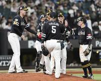 杉山、ベンチ殴打し左手骨折