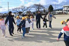 埼玉小児童と昼休みに交流