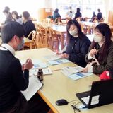 ＬＲＴ乗り学区外通学を　宇都宮・平石中央小で相談会　親子ら16組、イメージ膨らませる