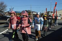 足利の子どもが「鎧行列」