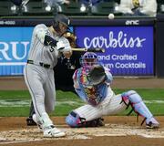 村上、鮮烈アーチ