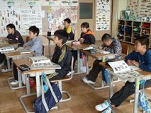 新聞の役割知る／栃木市大宮南小