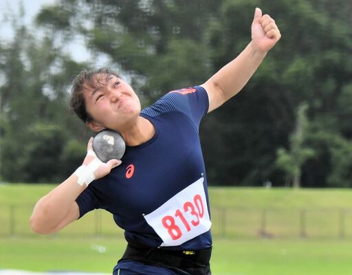 女子砲丸投げで６度目の優勝を果たした吉成＝カンセキスタジアムとちぎ投てき場、橋本裕太撮影