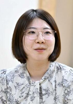 　西山朋佳女流二冠