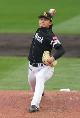 　楽天戦に先発し、６回無失点で来日初登板白星を挙げたソフトバンクの徐若熙＝楽天モバイルパーク