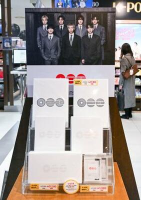 20日、韓国ソウルで発売された人気音楽グループBTSのアルバム(共同)